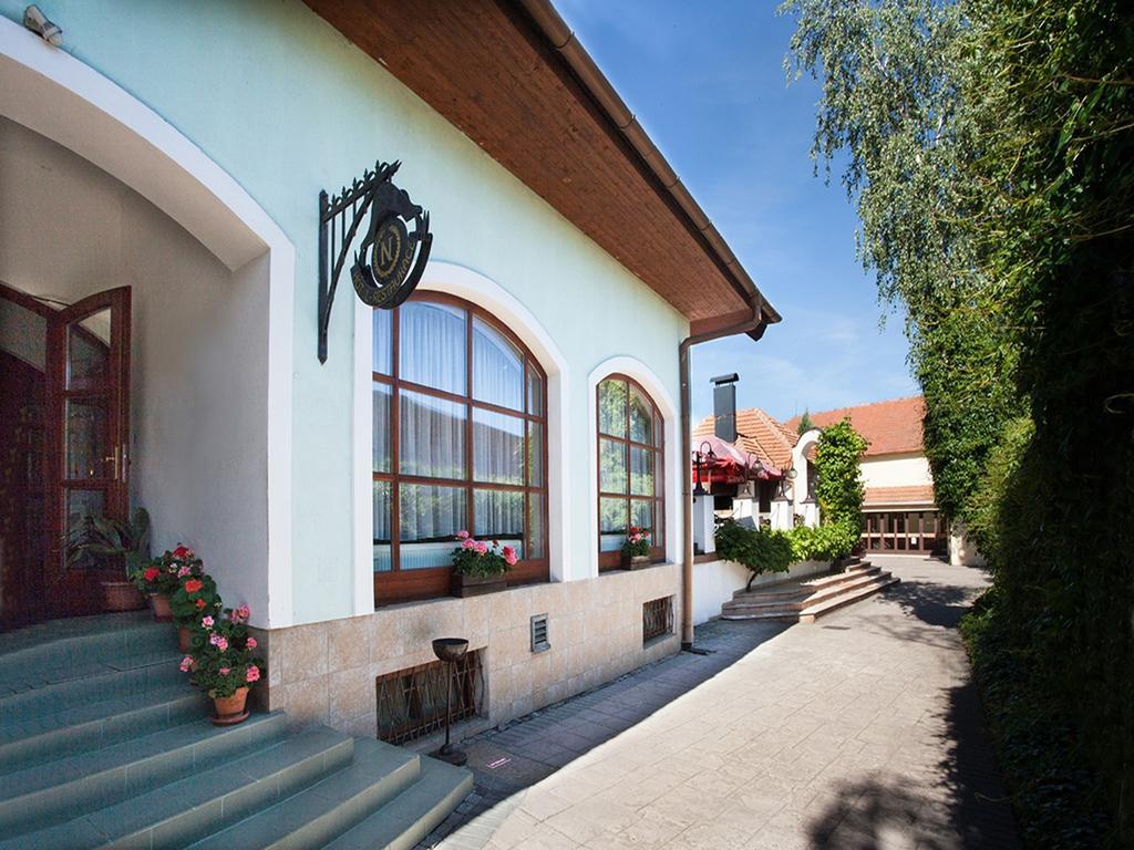 Hotel Napoleon Austerlitz Ngoại thất bức ảnh
