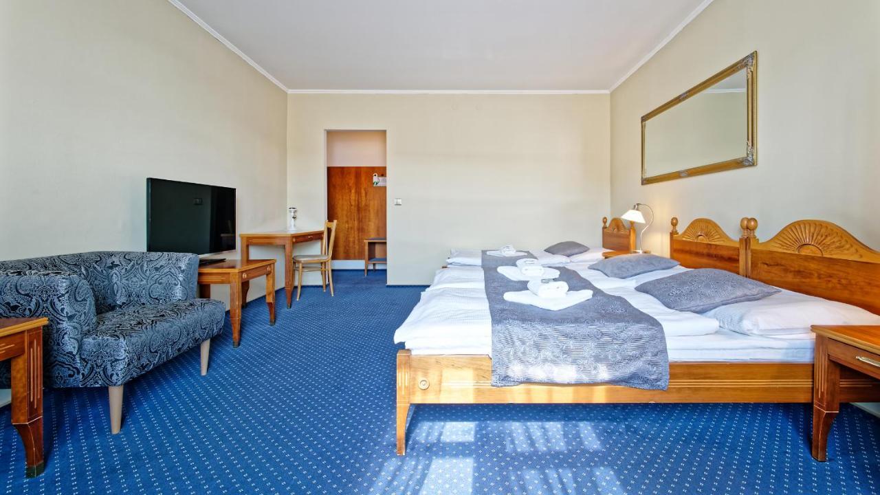 Hotel Napoleon Austerlitz Ngoại thất bức ảnh