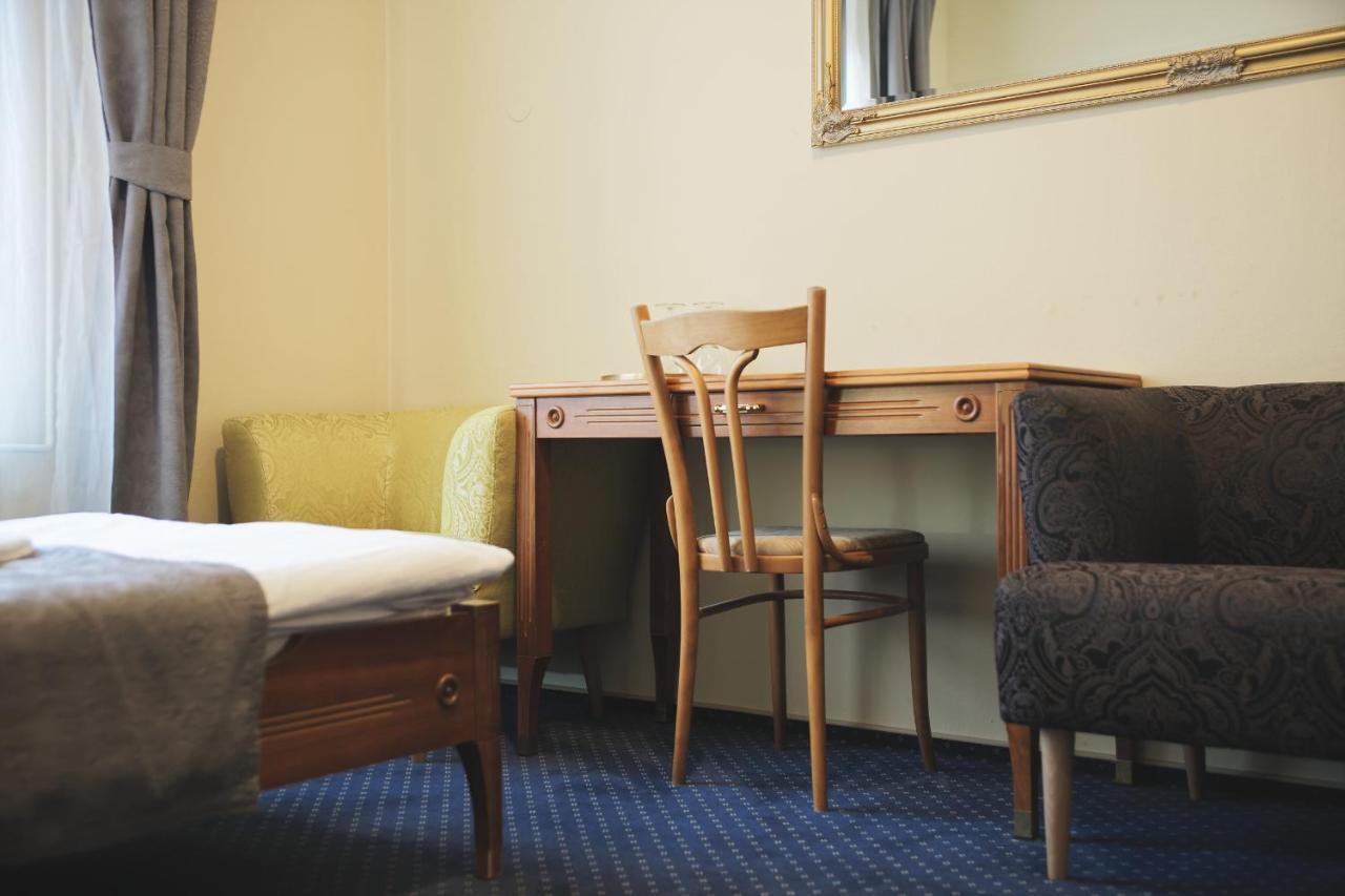 Hotel Napoleon Austerlitz Ngoại thất bức ảnh